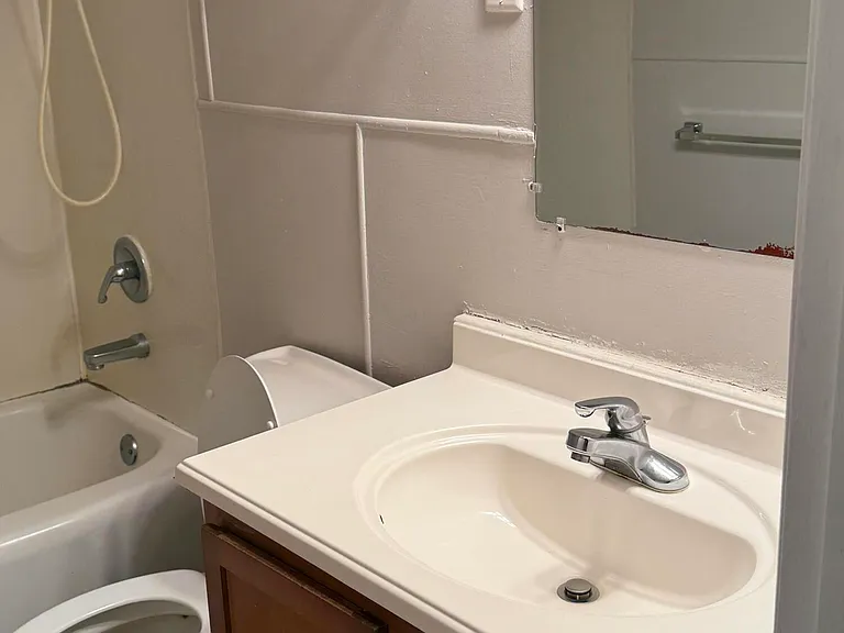 609 Academy Dr — Photo 15