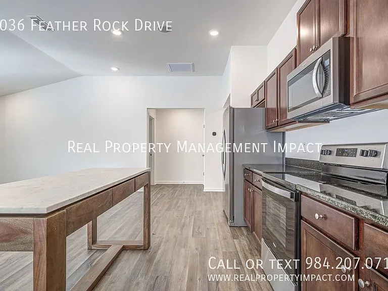 2036 Feather Rock Dr — Photo 23