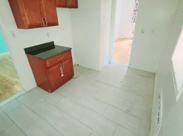 63-11 Queens Boulevard image 12 of 24