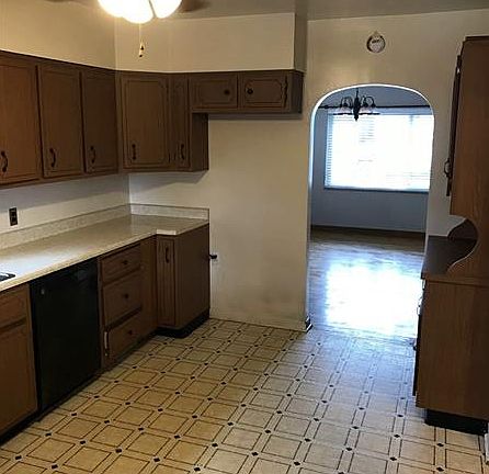 4th image of 310 N 5th St