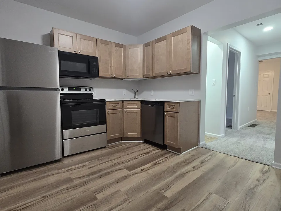 65 Sterling St #101