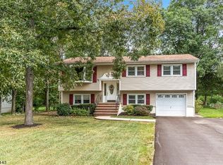 15 River Rd, Stanhope, NJ 07874