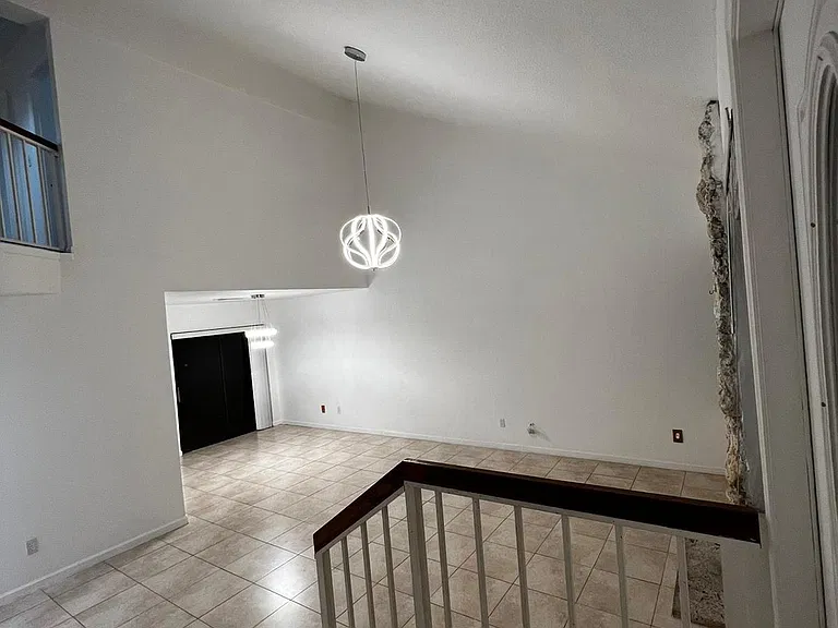 9645 SW 148th Pl — Photo 5