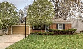 2nd image of 3000 W 49th Pl