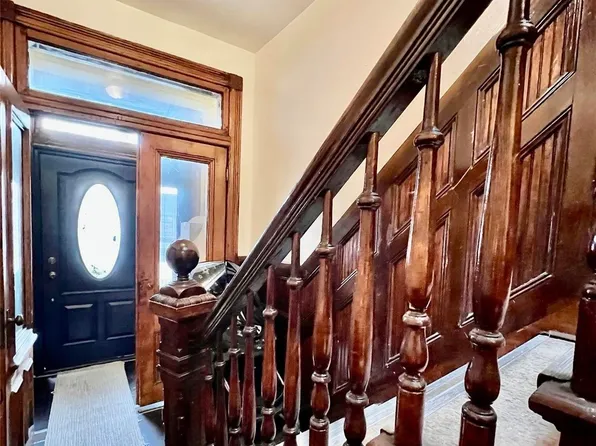 2808 Palisade Avenue image 2 of 7