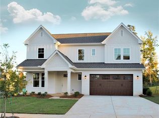 6008 Sandy Point Ln, Dallas, NC 28012