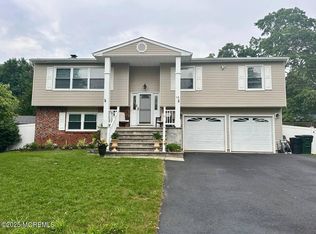 15 Bristlecone Dr, Howell, NJ 07731