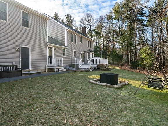 4th image of 12 Thistle Ln