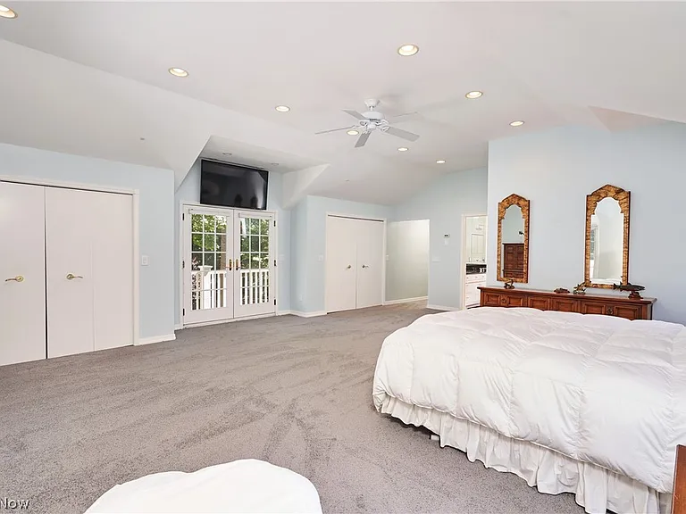6933 Gates Rd — Photo 9