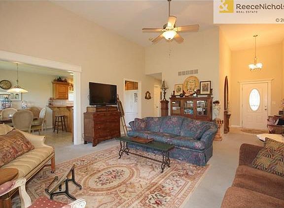 4th image of 170 Willis Dr
