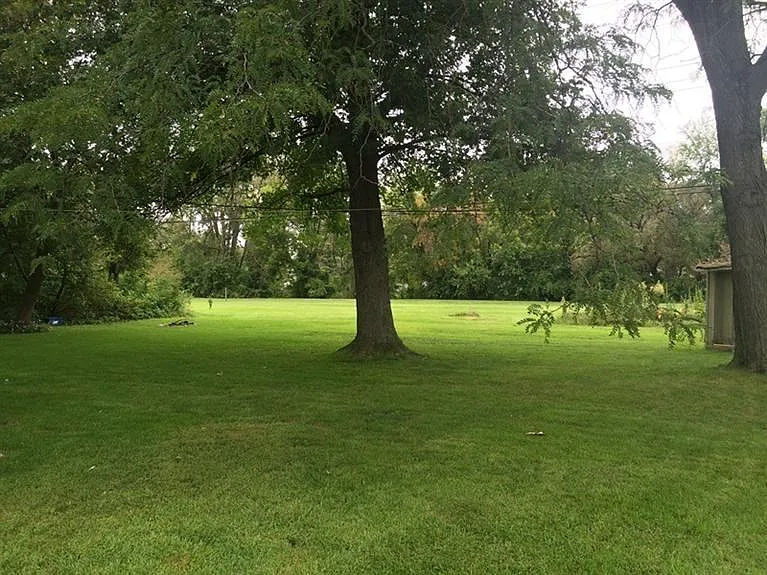 3 bed, 1.5 bath, 1524 sqft, $2,300 — Photo 4
