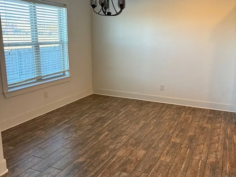 3104 SW Riverstone Ave — Photo 3