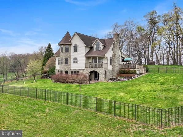 31 Blue Sky Dr, Wrightsville, PA 17368