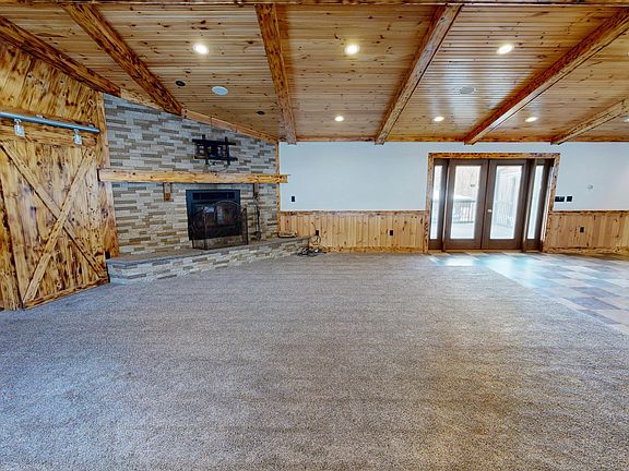 3rd image of 511 Clover Run Rd