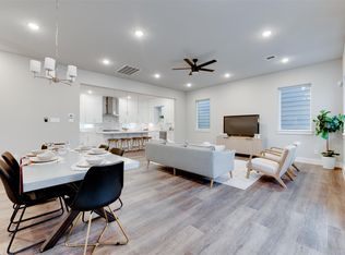 1422 W 34th 1/2 St, Houston, TX 77018