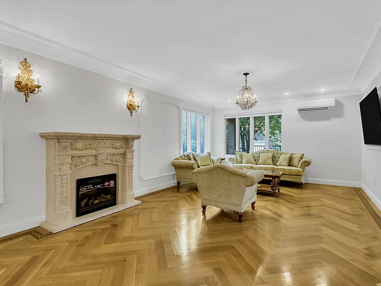 185 82nd St #TOWNHOUSE — Photo 5