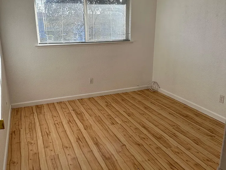 3634 Bellinger Ct — Photo 10