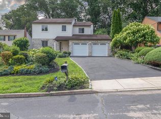 937 Caledonia St, Philadelphia, PA 19128