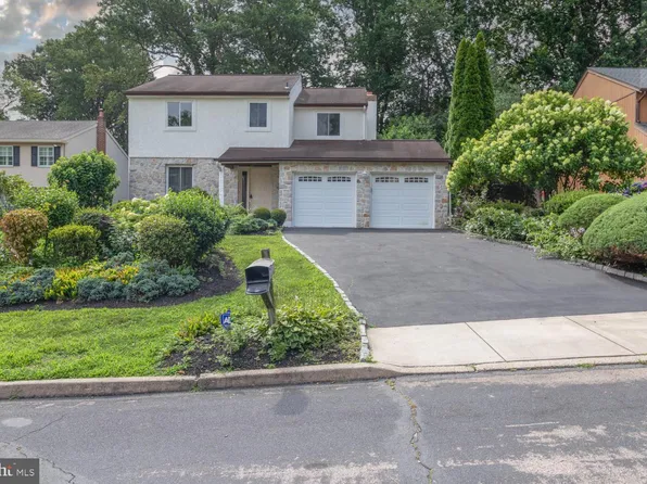 937 Caledonia St, Philadelphia, PA 19128