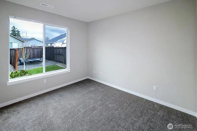 10705 NE 99th St — Photo 24