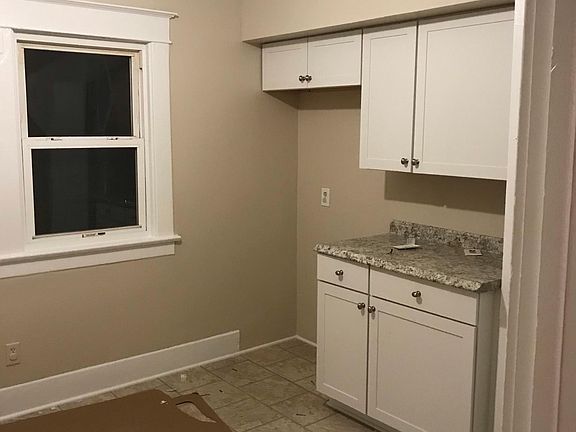 4th image of 122 Pries Ave #1