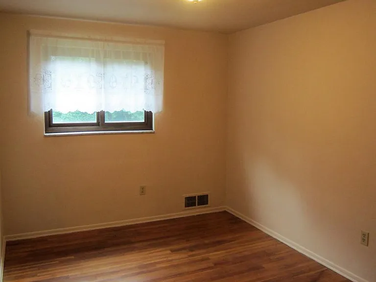 3403 N Hills Rd — Photo 14