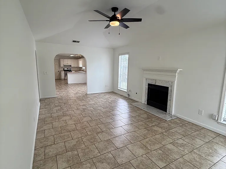 523 Walker Rd — Photo 5
