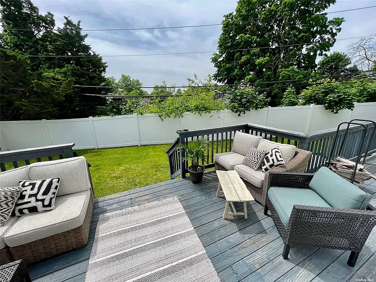 11 Charlotte Pl — Photo 34