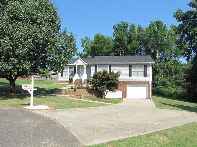 1st image of 1621 McFarland Dr