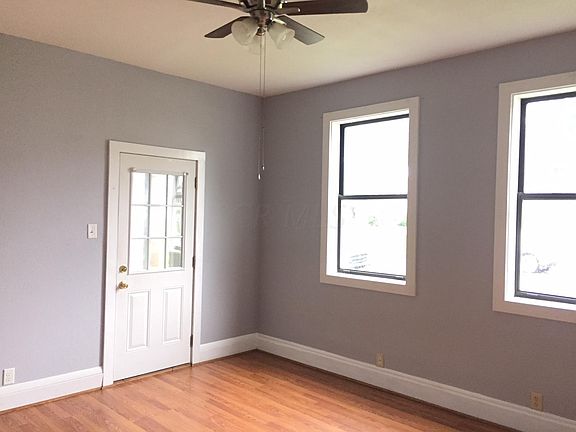 4th image of 44 Oakwood Ave