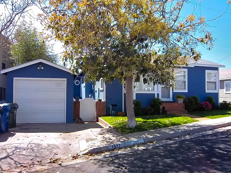 1527 Golden Ave — Photo 2