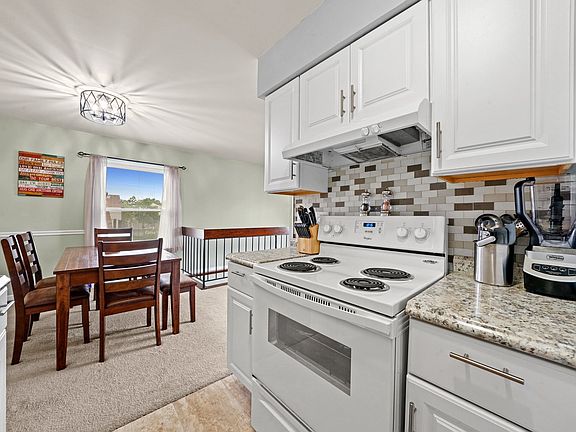 5th image of 453 Onyx Ct #64