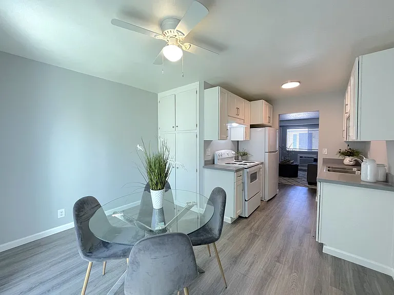 515 Camanche Lane - Summer Gardens Apartments — Photo 10