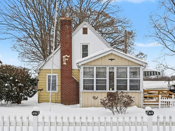 825 Graham Lake Ter, Battle Creek, MI 49014