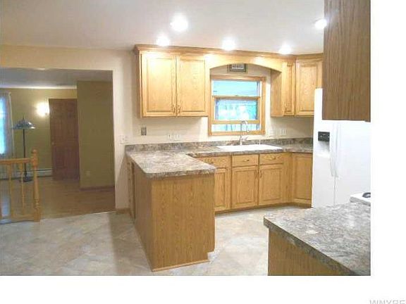 3rd image of 503 Seabrook Dr