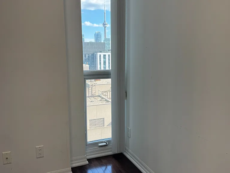 770 Bay St #Penthouse 206 — Photo 33