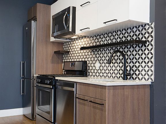3rd image of 359 Palmetto St #2B