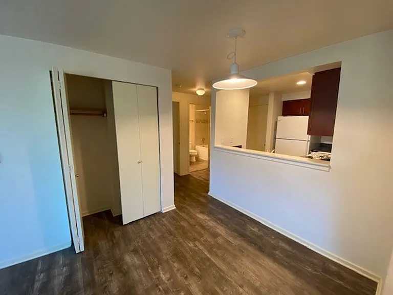 6th Ave Apartments — Photo 41