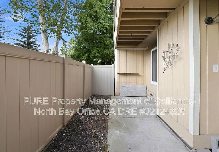 455 Enterprise Dr — Photo 5