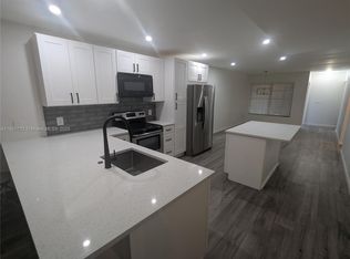 5904 S Rue Rd, West Palm Beach, FL 33415