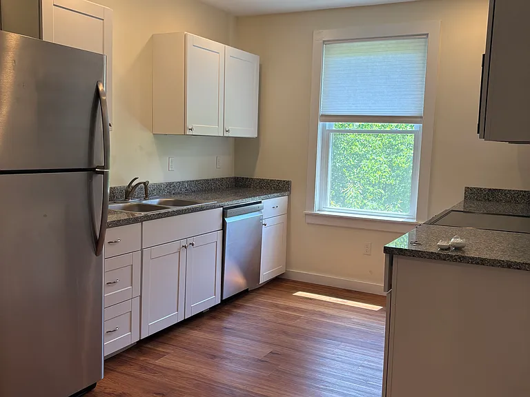 122 Main St #201 — Photo 2