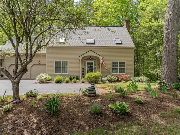 59 Stratham Green Road, Stratham, NH 03885
