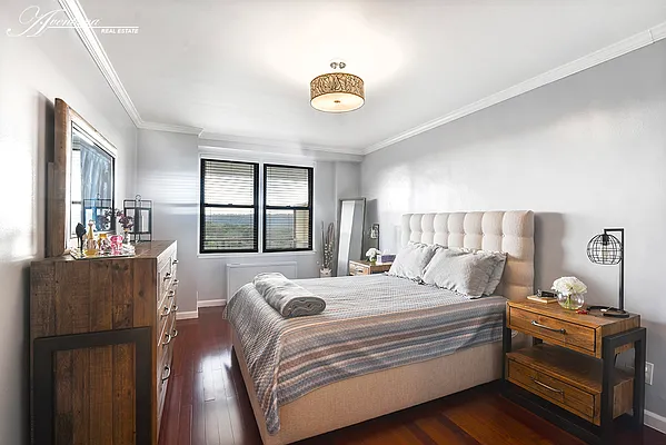 Sold by Aventana | media 15