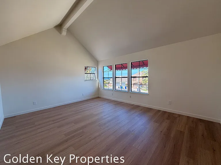 2230 Sara Way — Photo 16