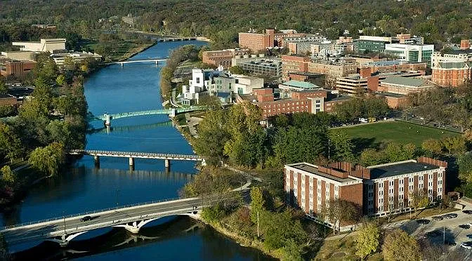 Scenic U of Iowa/Iowa City on Iowa River