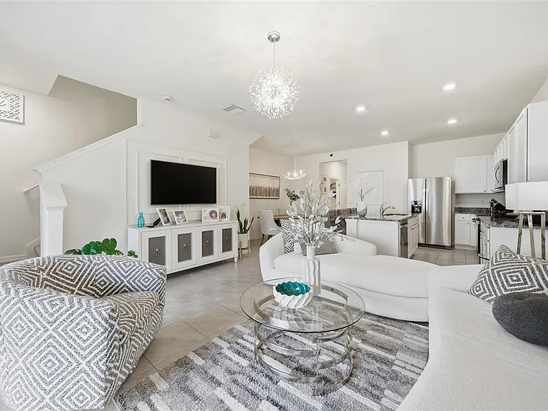 1340 Colt Creek Pl — Photo 2