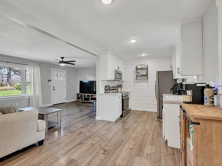 10 Patrick Rd — Photo 1