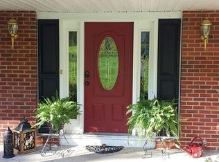 412 Lark Dr, Newark, DE 19713