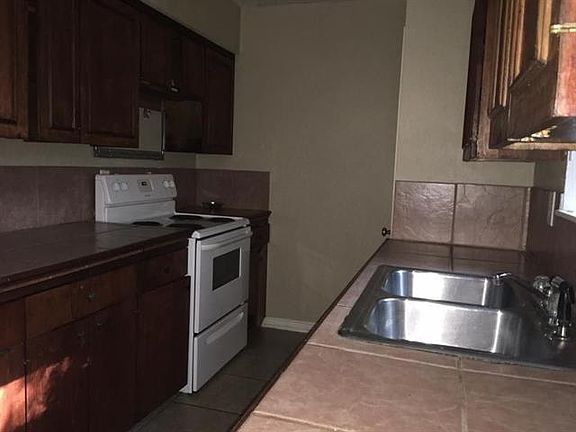 3rd image of 2312 Richmond Dr
