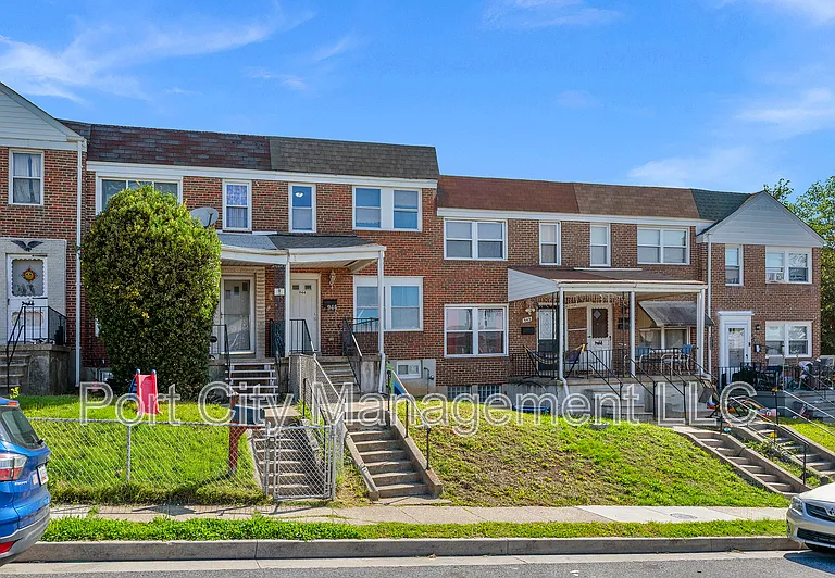 944 Dalton Ave — Photo 1